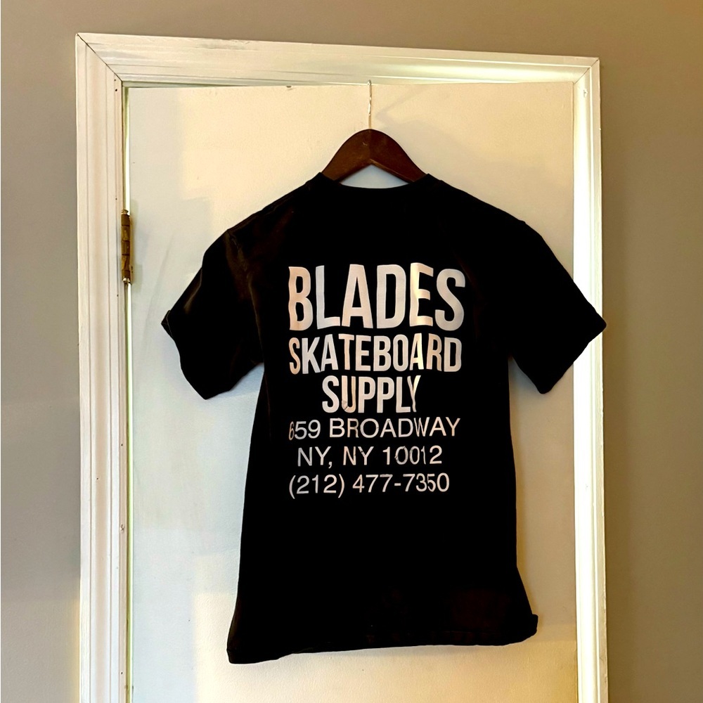 Blades Skateboard Supply NYC Black Tee Shirt! EUC